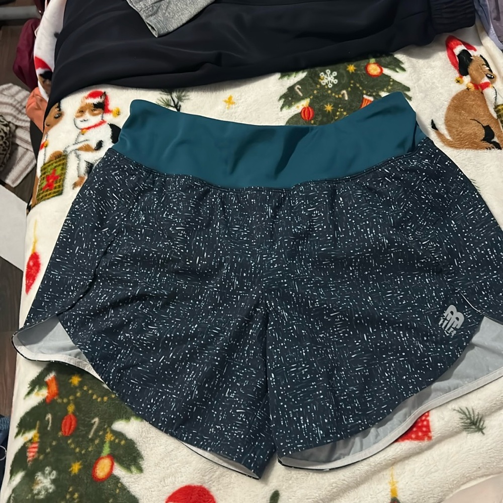 NEW BALANCE Sz M Running Shorts
